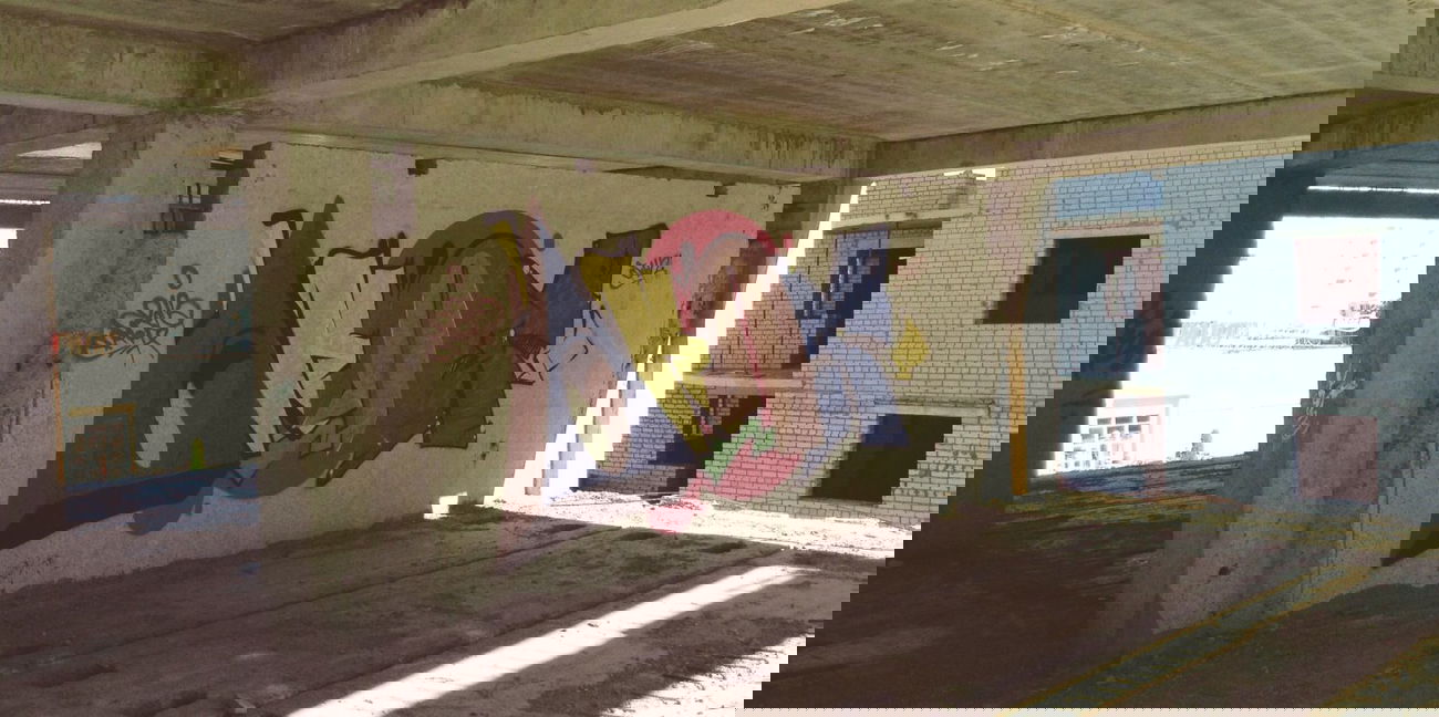 Graffiti Wall - Photo by akno (2013)