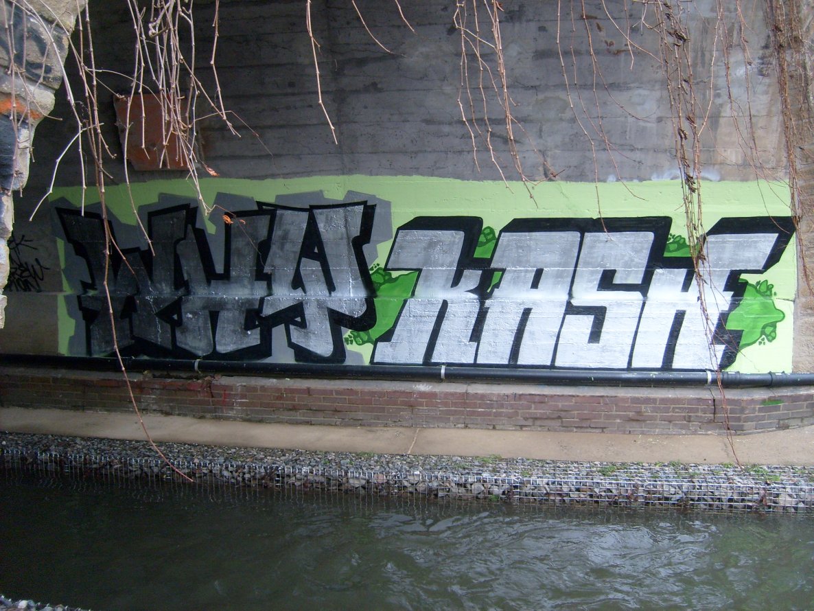 Graffiti Wall in Dortmund - Photo by alcapone - why, kash