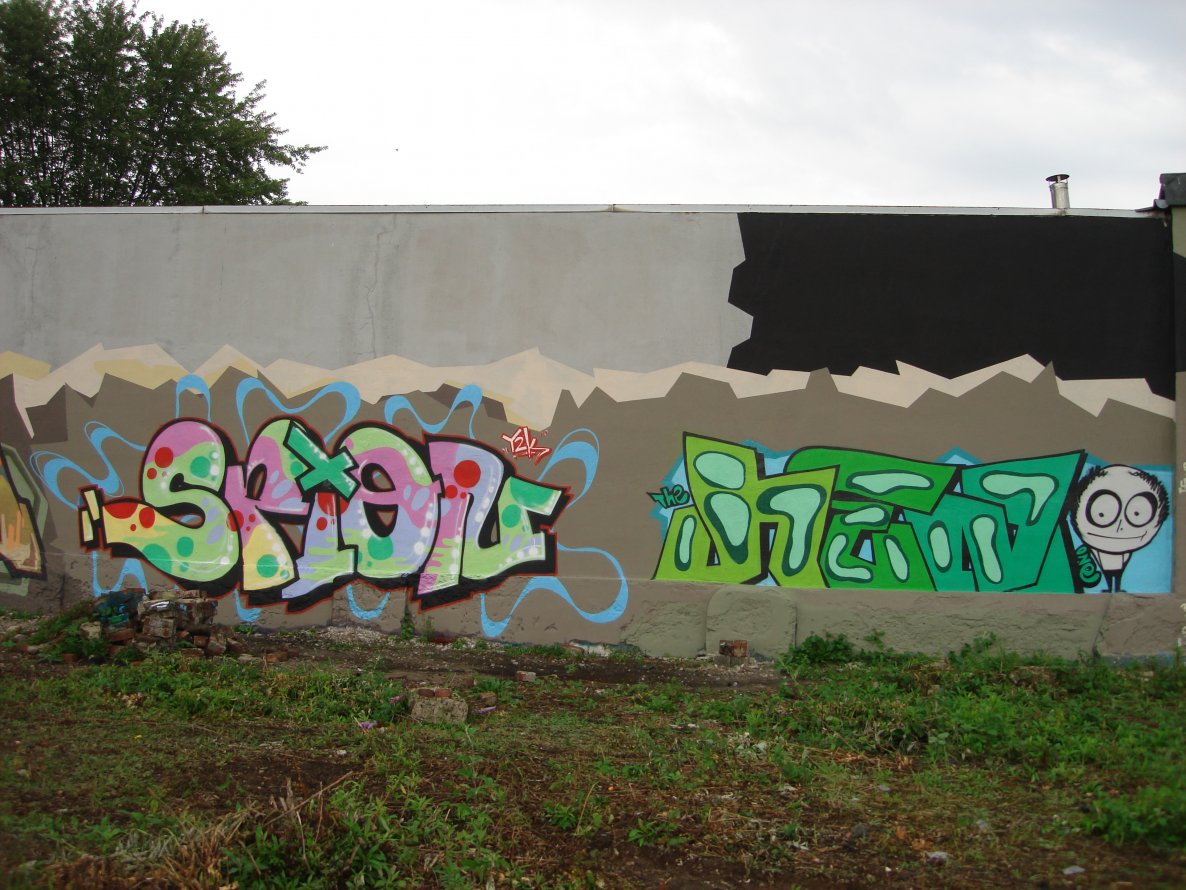 Graffiti Wall in Dortmund - Photo by alcapone - spion, hez