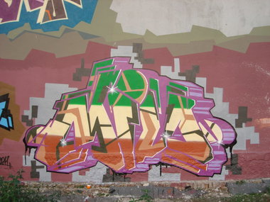 Graffiti Wall in Dortmund - Photo by alcapone - min