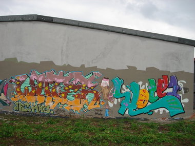 Graffiti Wall in Dortmund - Photo by alcapone - water, hote