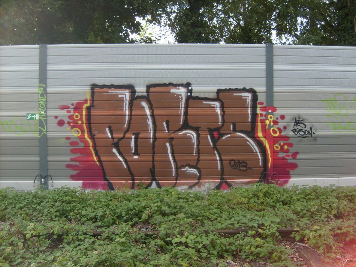 Graffiti Bombing in Dortmund - Photo by alcapone - ports
