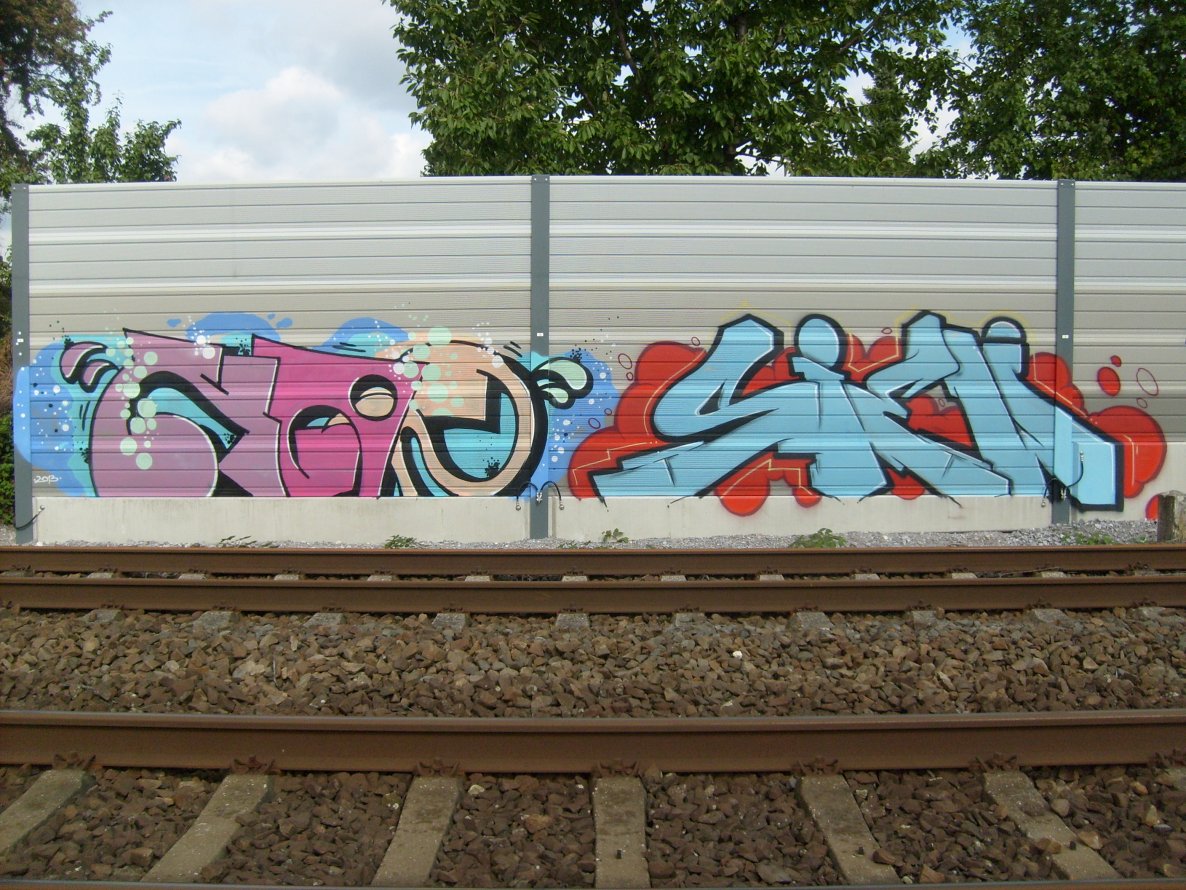 Graffiti Bombing in Dortmund - Photo by alcapone - hez, siew