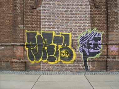 Graffiti Bombing in Dortmund - Photo by alcapone - ports, hafengang