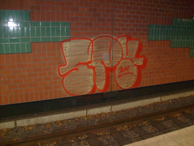 Graffiti Bombing in Dortmund - Photo by alcapone - spy