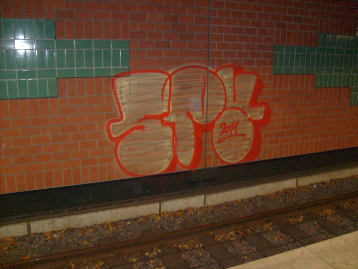 Graffiti Bombing in Dortmund - Photo by alcapone - spy
