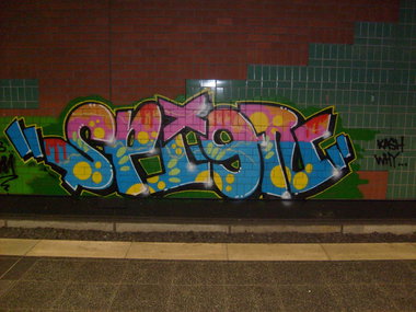 Graffiti Wall in Dortmund - Photo by alcapone - spion