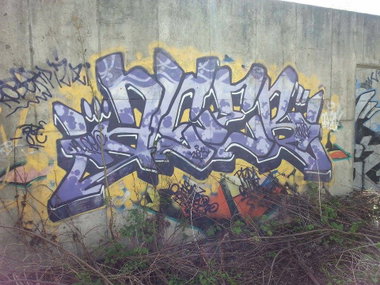 Graffiti Wall - Photo by alcer