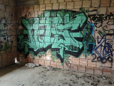 Graffiti Wall - Photo by alcer
