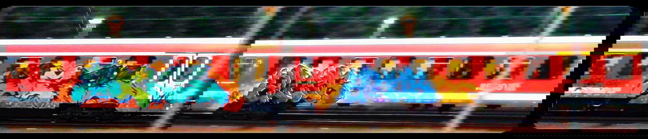 Graffiti Train - Photo by alcer