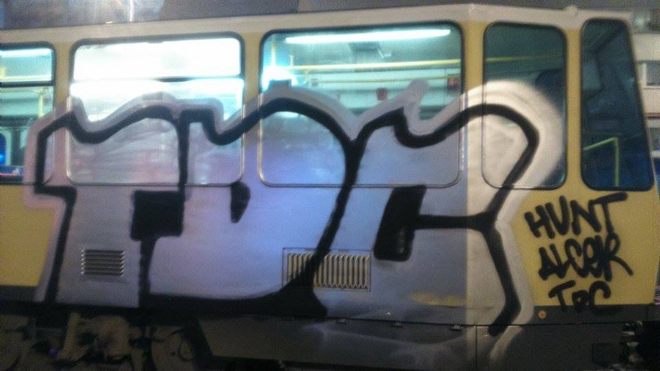 Graffiti Bombing - Photo by alcer