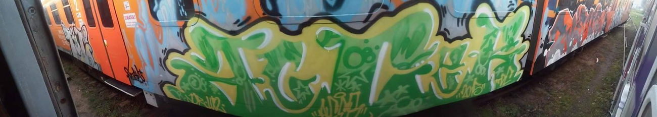 Graffiti Wall - Photo by alcer