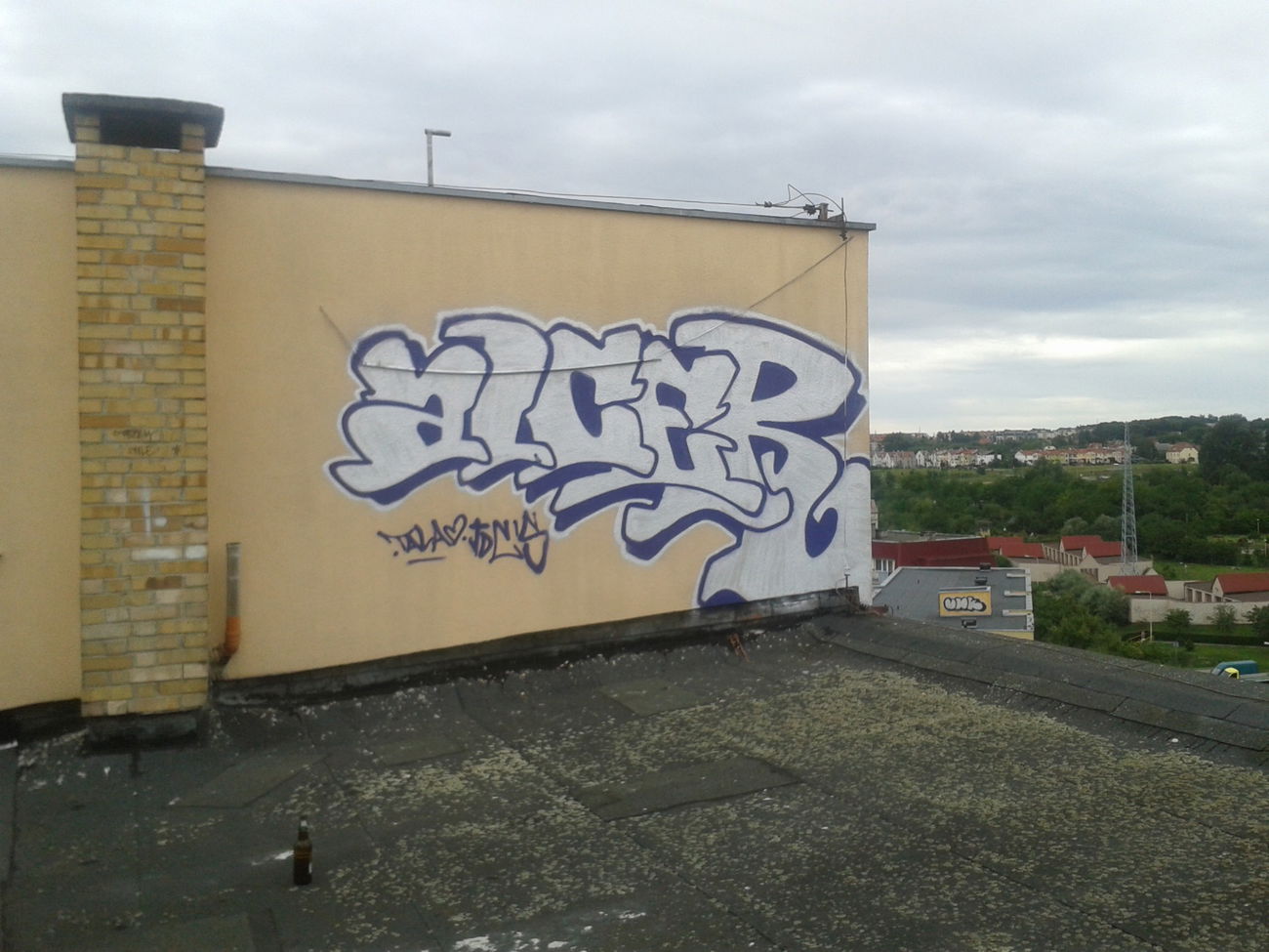 Graffiti Wall - Photo by alcer