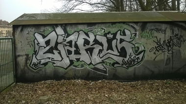 Graffiti Wall - Photo by alcer