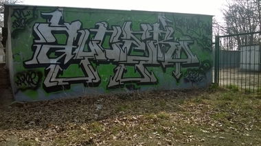 Graffiti Wall - Photo by alcer