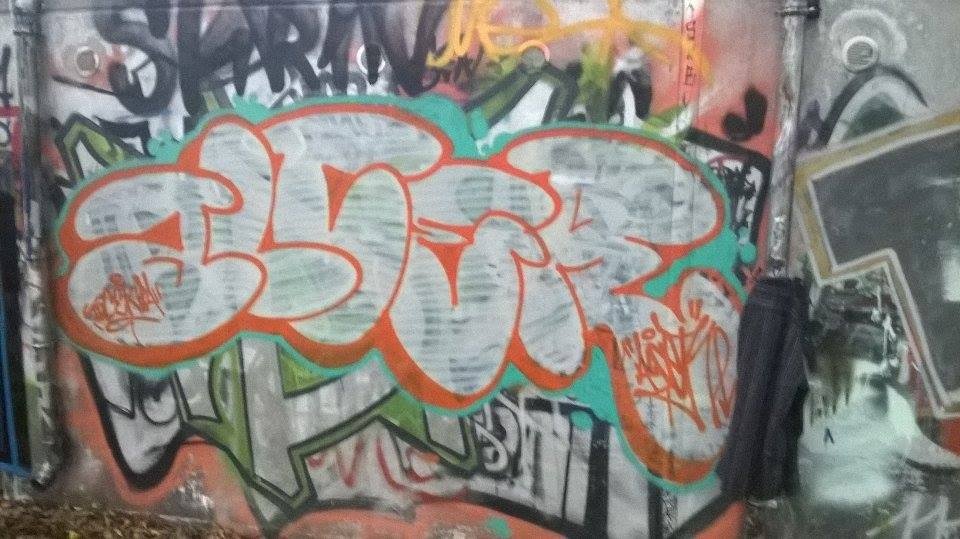 Graffiti Wall - Photo by alcer