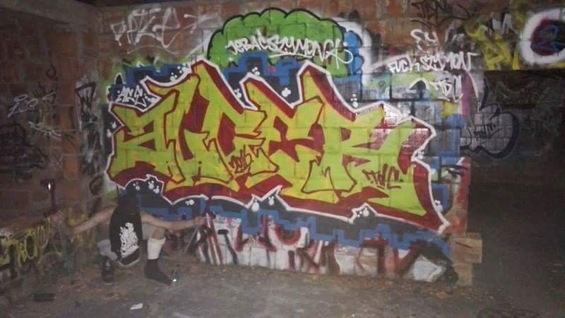 Graffiti Wall - Photo by alcer