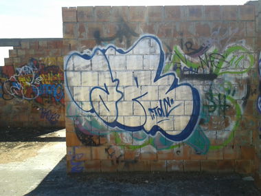 Graffiti Wall - Photo by alcer