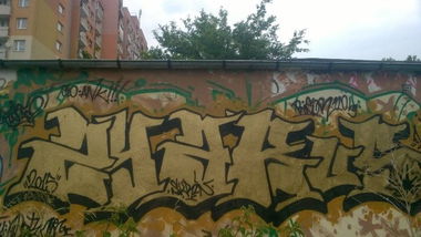 Graffiti Wall - Photo by alcer