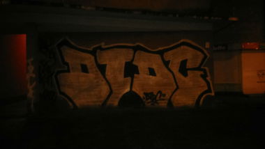 Graffiti Bombing - Photo by alcer