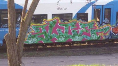 Graffiti Wall - Photo by alcer