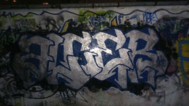 Graffiti Wall - Photo by alcer