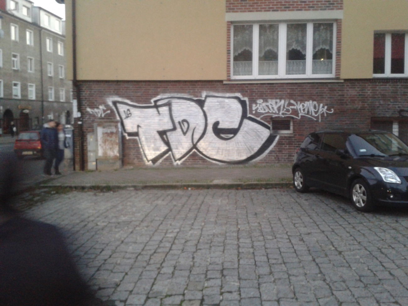 Graffiti Wall - Photo by alcer