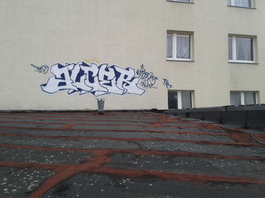 Graffiti Wall - Photo by alcer