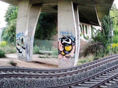 Graffiti Wall in Frankfurt - Photo by alligator8 - cpuk, resq, nwh