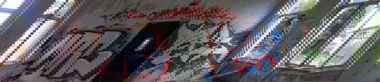 Graffiti Bombing - Photo by alligatorhater - mrs, trs, storm (2013)