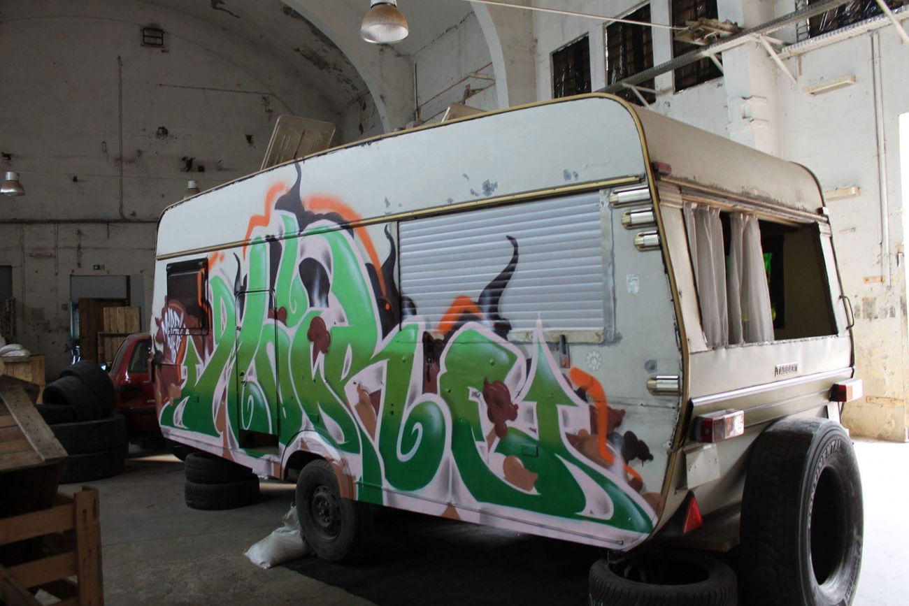 Graffiti Wall - Photo by alligatorhater - gkmc, moire (2017)