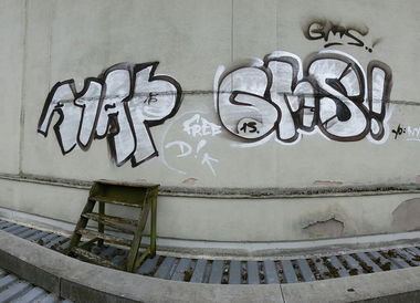 Graffiti Bombing - Photo by andYou