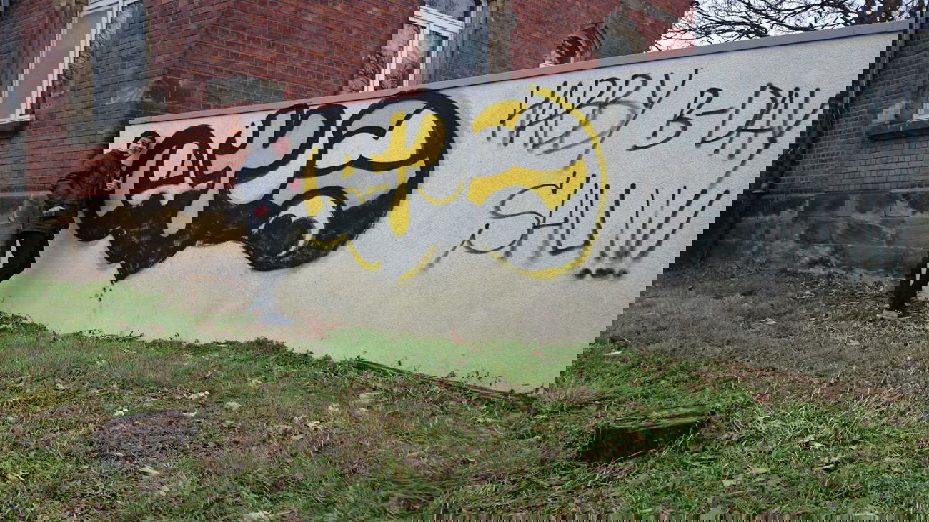 Graffiti Bombing - Photo by andYou