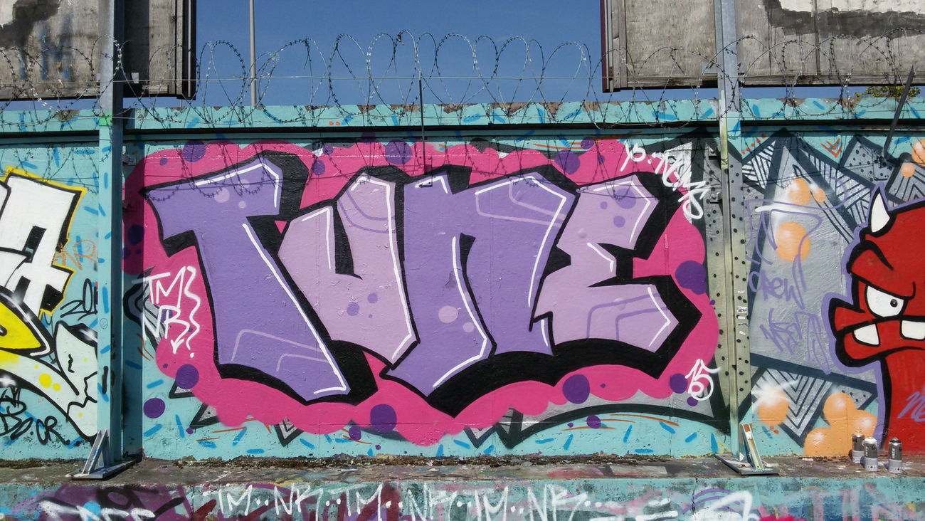 Graffiti Photo by andrenalin - Tune