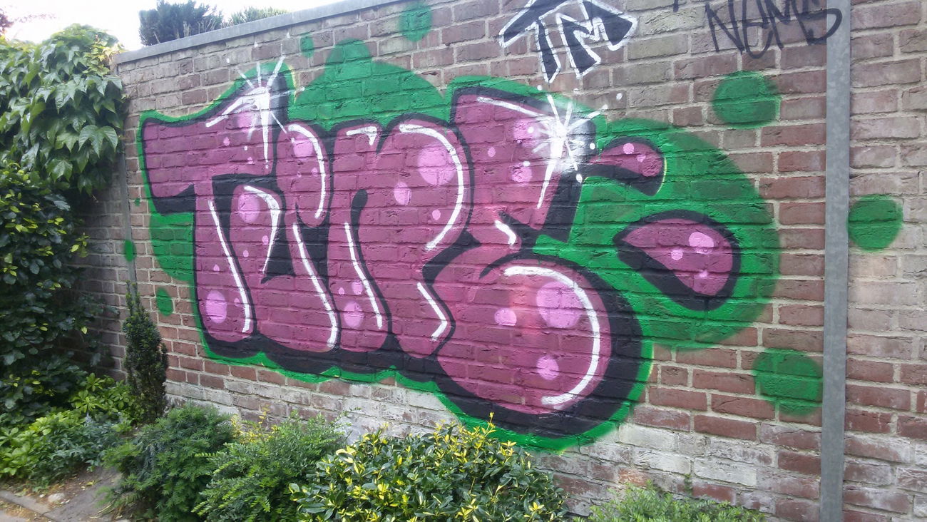 Graffiti Photo by andrenalin - Tune