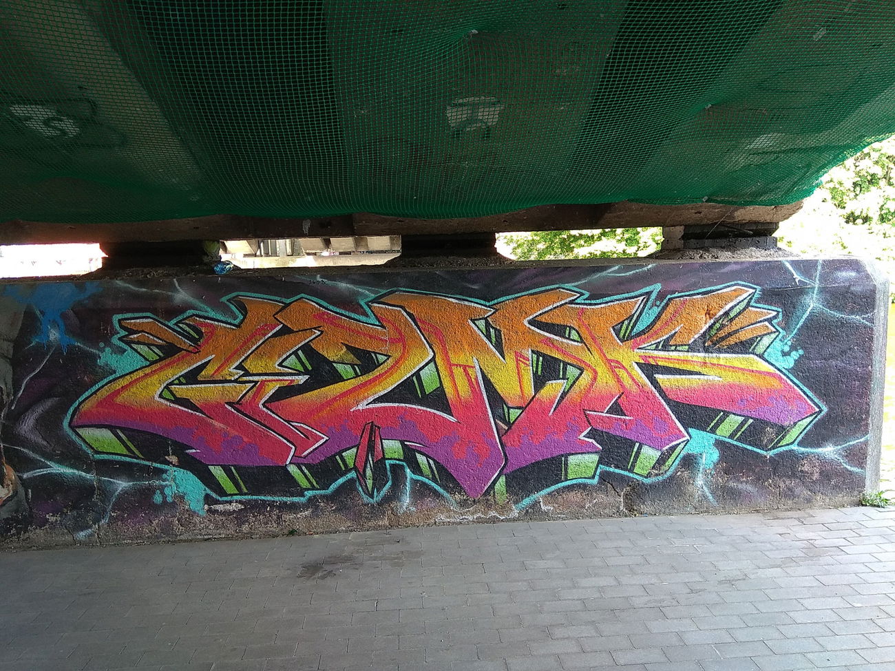 Graffiti Wall in Polska - Photo by anlis