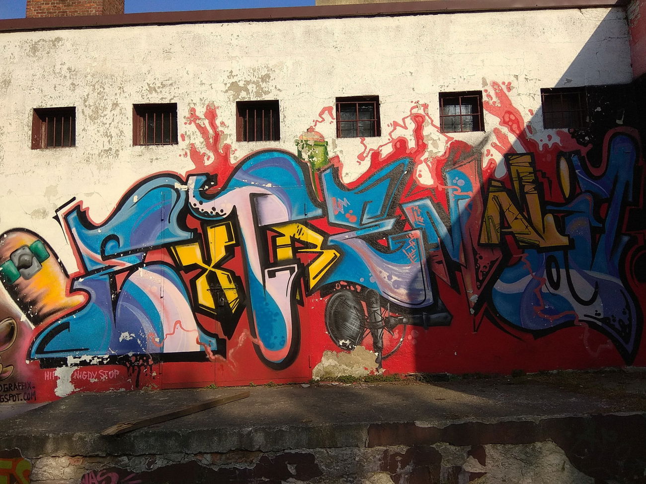 Graffiti Wall in Polska - Photo by anlis