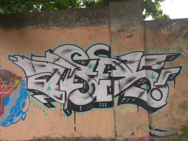 Graffiti Wall - Photo by anlis