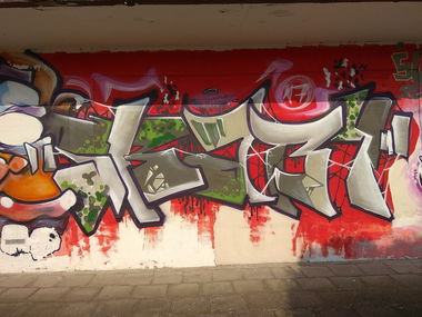 Graffiti Wall in Polska - Photo by anlis
