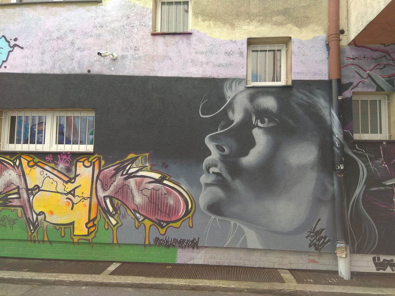 Graffiti Wall - Photo by anlis