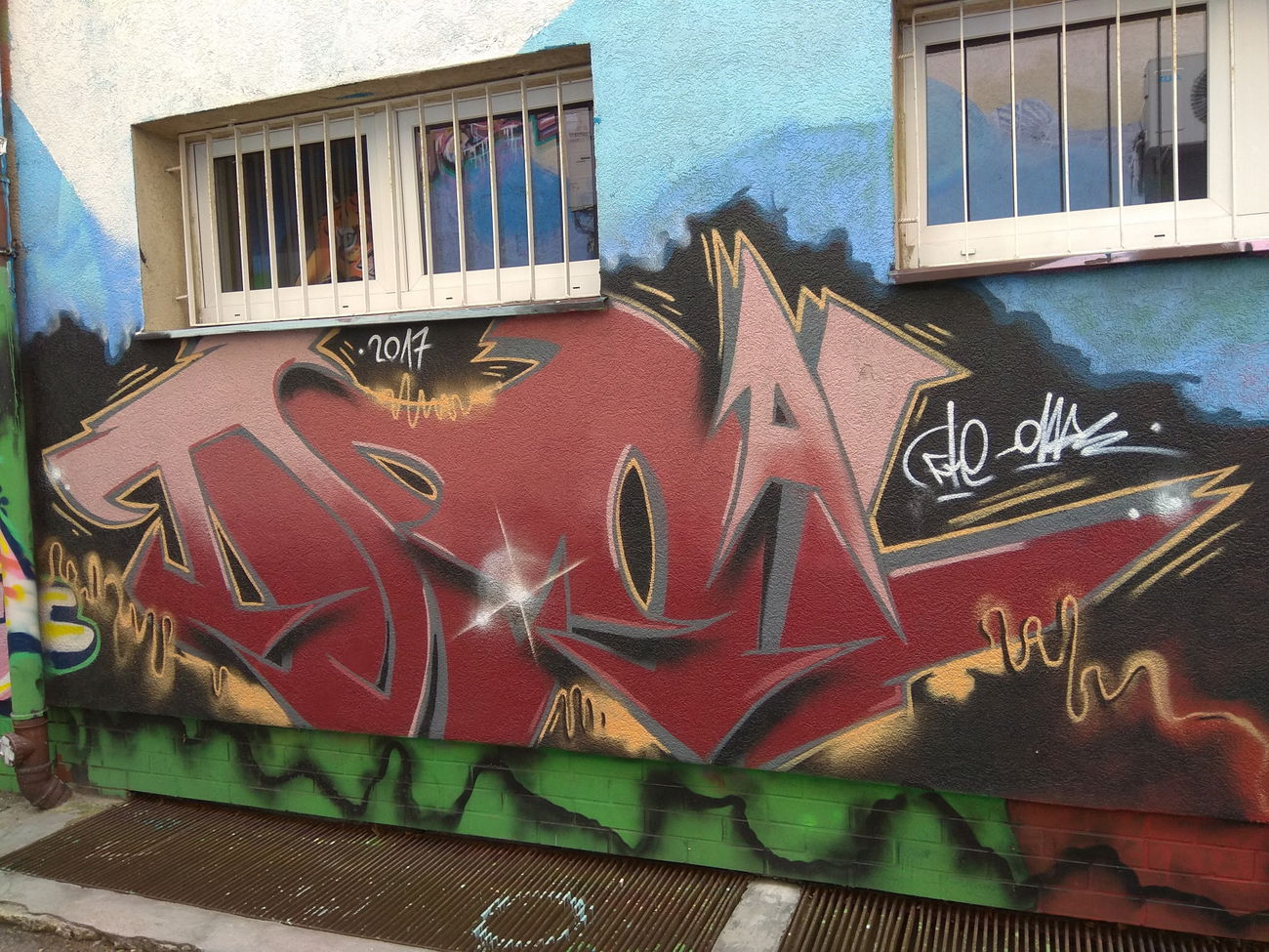 Graffiti Wall - Photo by anlis