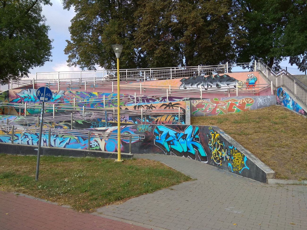Graffiti Wall in Polska - Photo by anlis
