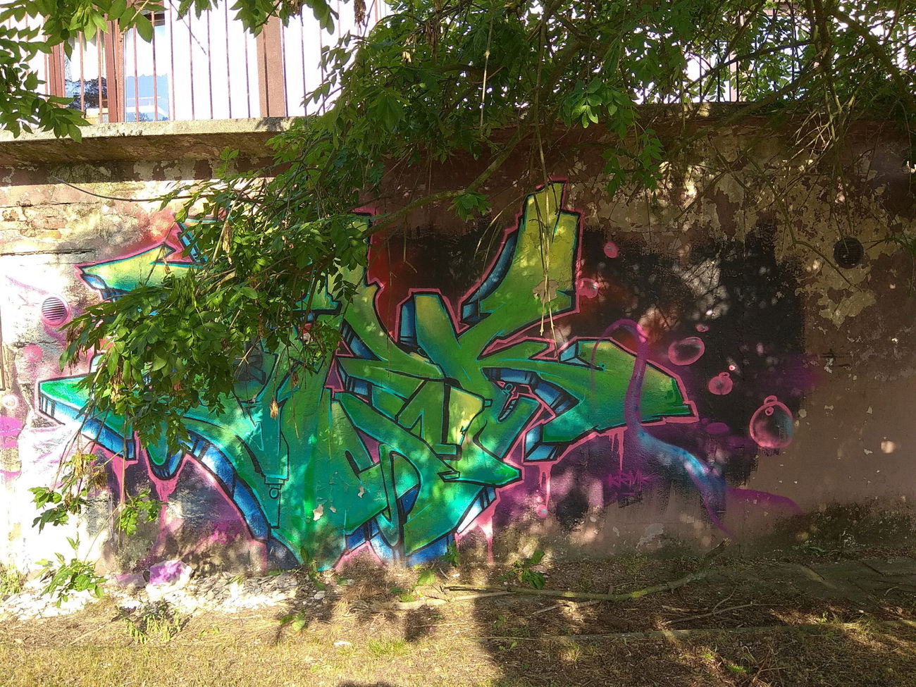 Graffiti Wall in Polska - Photo by anlis