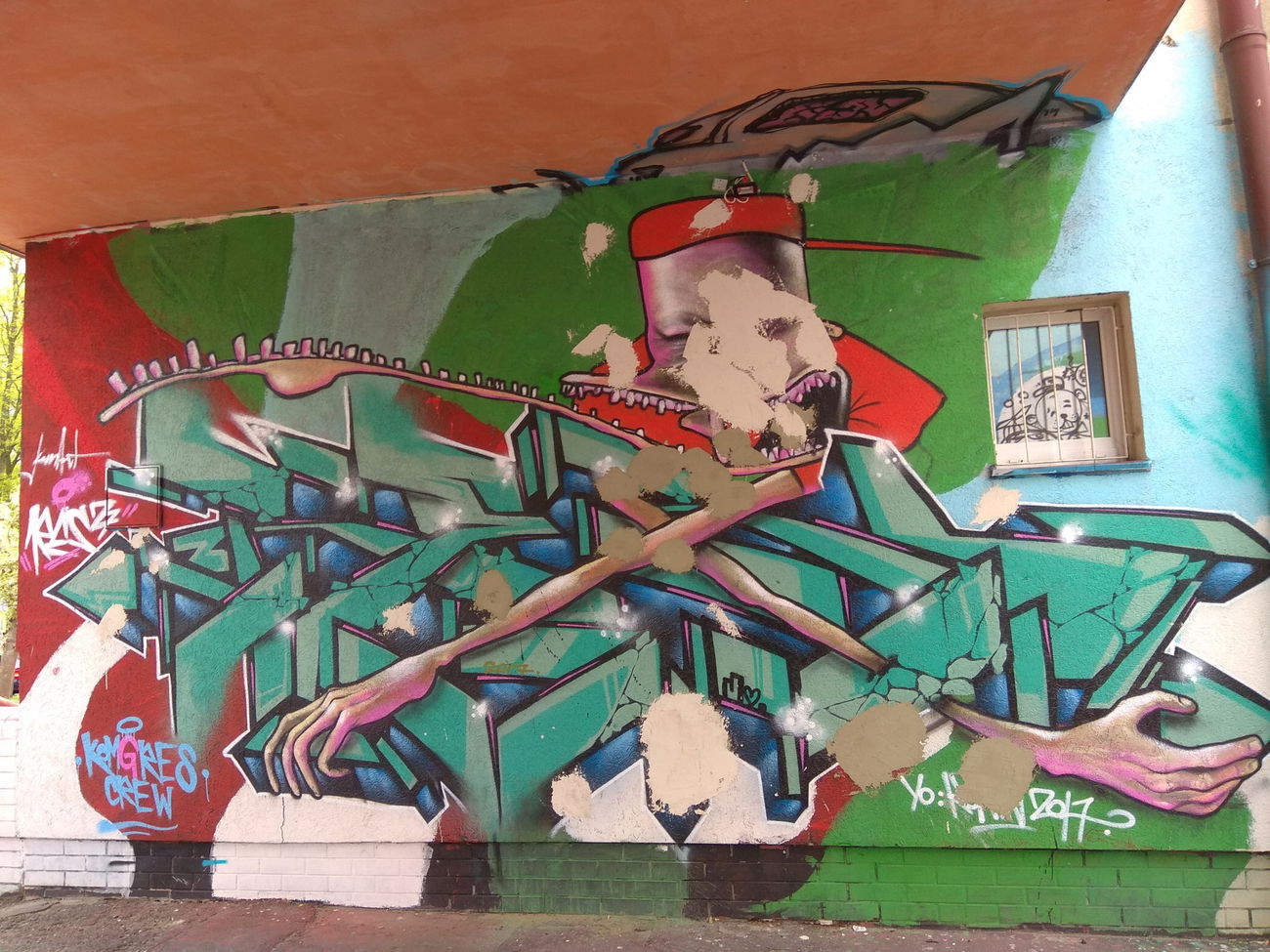 Graffiti Wall - Photo by anlis