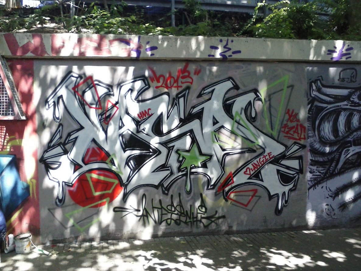 Graffiti Wall in Gladbeck - Photo by anteiichi (2013)