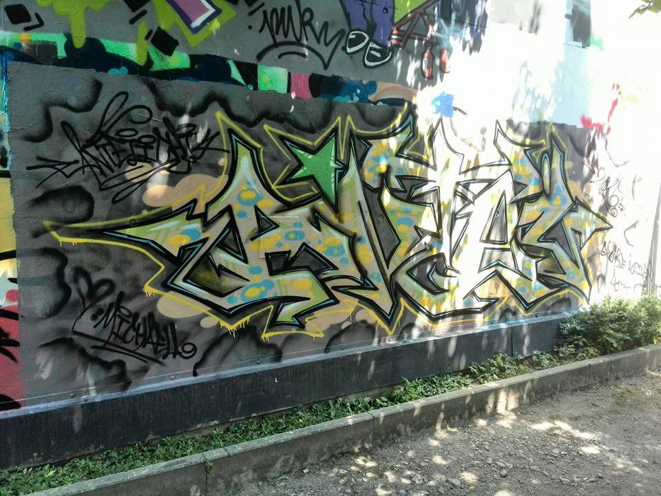 Graffiti Wall - Photo by anteiichi (2015)