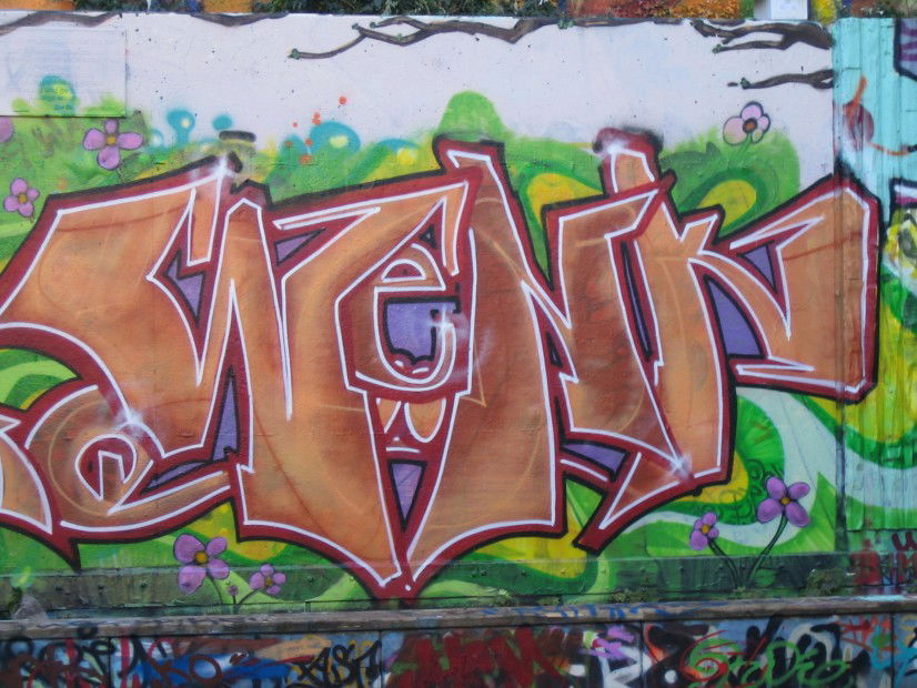 Graffiti Wall in Wuppertal - Photo by aptschakamaluu - wenk, wau