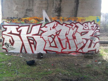 Graffiti Bombing - Photo by arit90 - SK, Air, Dabek