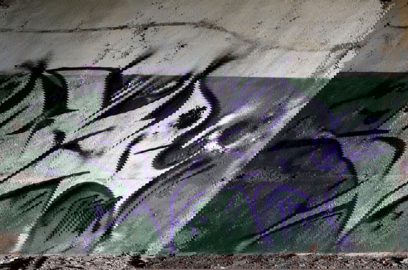 Graffiti Bombing - Photo by arkadoscrew - amore (2013)