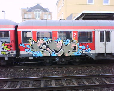 Graffiti Train - Photo by arnonuehm - PIKO (2010)